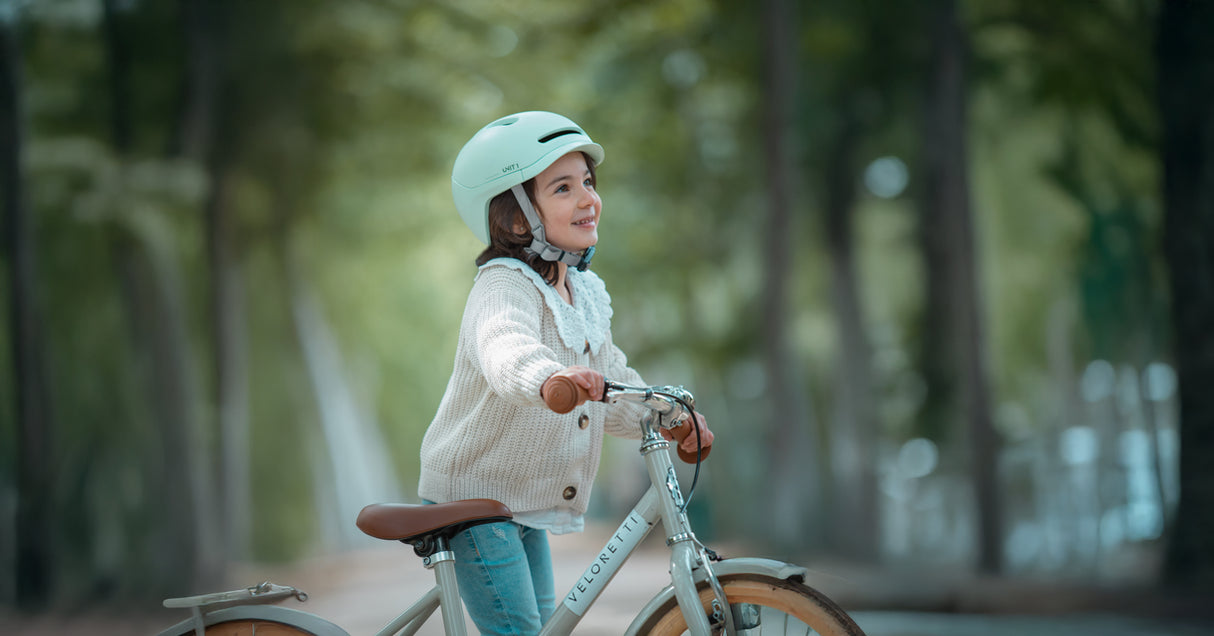 Unit1 SPARKY Kinder Smart-Helm mit Licht & Inserts Helmexperte