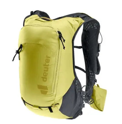 Deuter Ascender 7 Trailrunning-Rucksack in Gelb, wasserfest und kompakt, ideal für Outdoor-Enthusiasten.