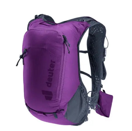Deuter Ascender 7 Trailrunning-Rucksack in lila für Outdoor-Enthusiasten, wasserfest und kompakt.