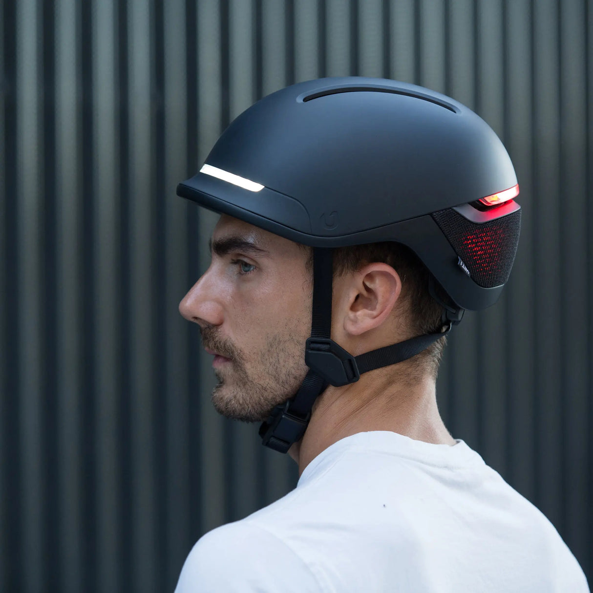 Unit1 FARO Smart Helm – Urban Fahrradhelm mit Beleuchtung, Blinkern & Crash Alert.