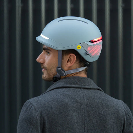 Unit1 FARO Smart Helm – Urban Fahrradhelm mit Beleuchtung, Blinkern & Crash Alert - FastMove