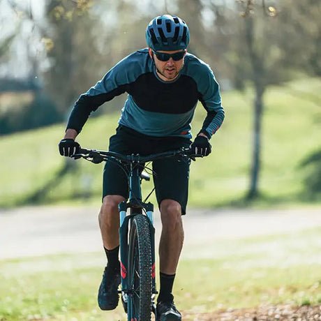 Cairn Prism XTR II Mat Black Lilac | Leichter Fahrradhelm für MTB & City Cairn